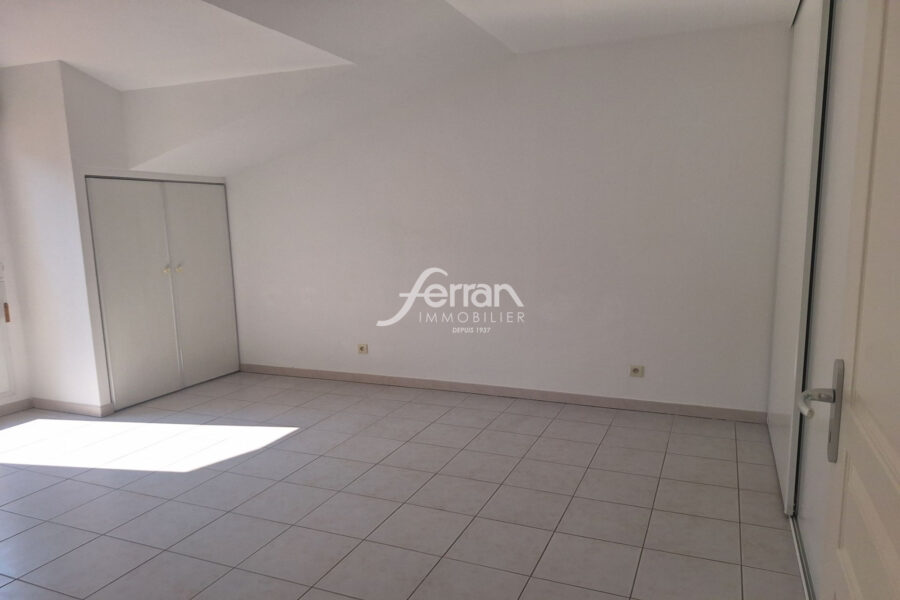 Appartement à louer à Draguignan — Vue sur la ville — photo 10