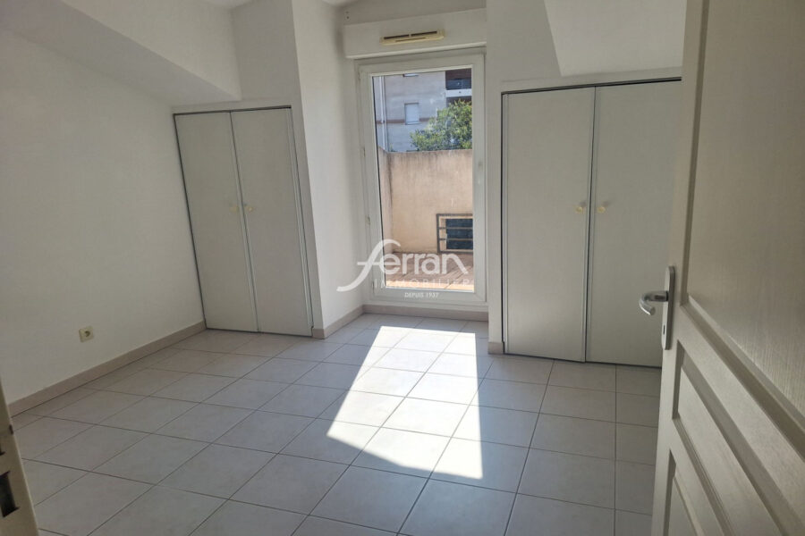 Appartement à louer à Draguignan — Vue sur la ville — photo 12