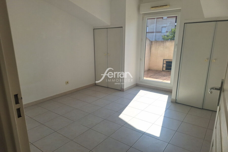 Appartement à louer à Draguignan — Vue sur la ville — photo 14