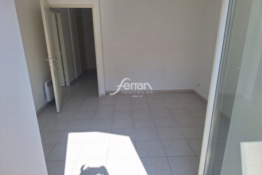 Appartement à louer à Draguignan — Vue sur la ville — photo 13