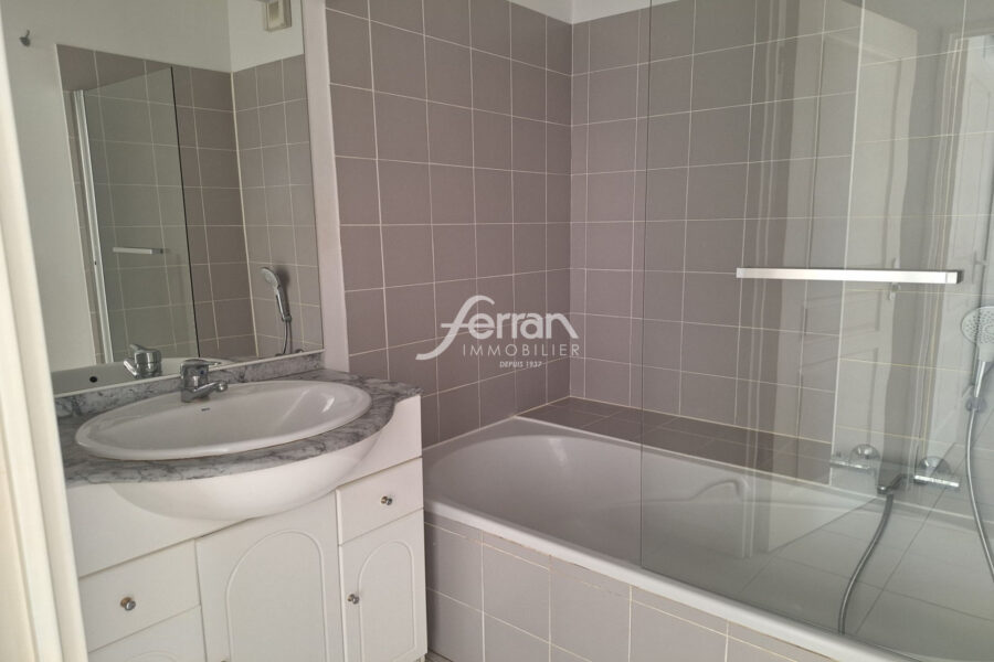 Appartement à louer à Draguignan — Vue sur la ville — photo 15
