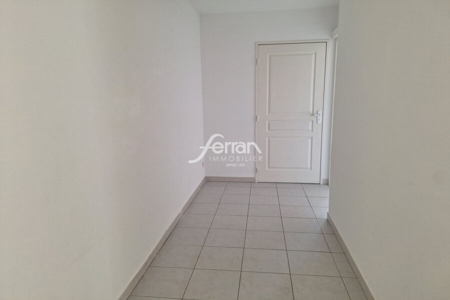 Appartement à louer à Draguignan — Vue sur la ville — photo 7