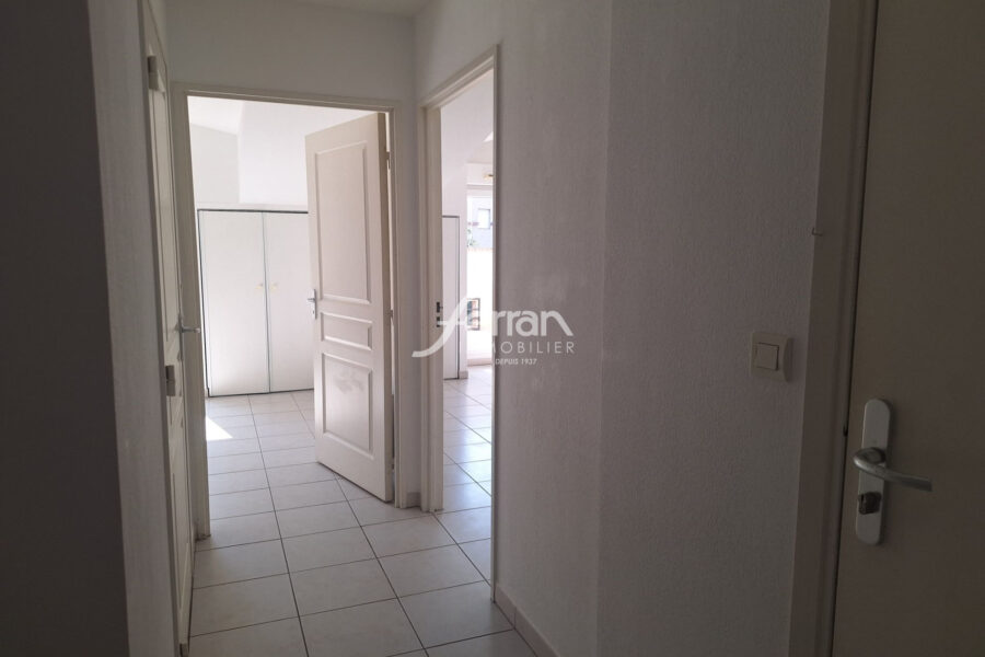Appartement à louer à Draguignan — Vue sur la ville — photo 8