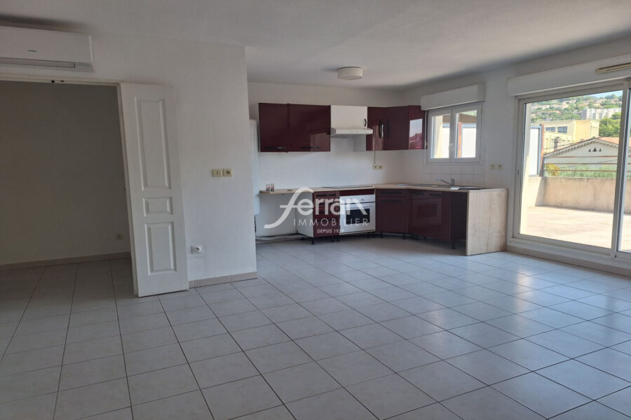 Appartement à louer à Draguignan — Vue sur la ville — photo 3