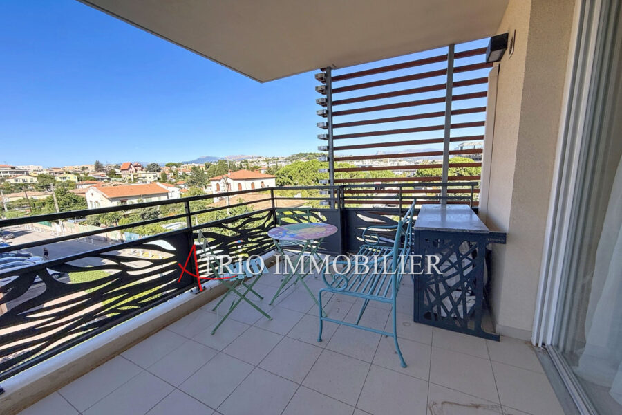 Appartement à vendre à Saint-laurent-du-var — Vue sur la ville — photo 12