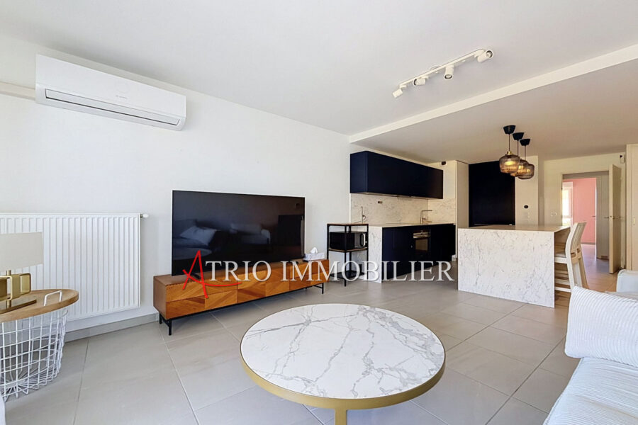Appartement à vendre à Saint-laurent-du-var — Vue sur la ville — photo 2