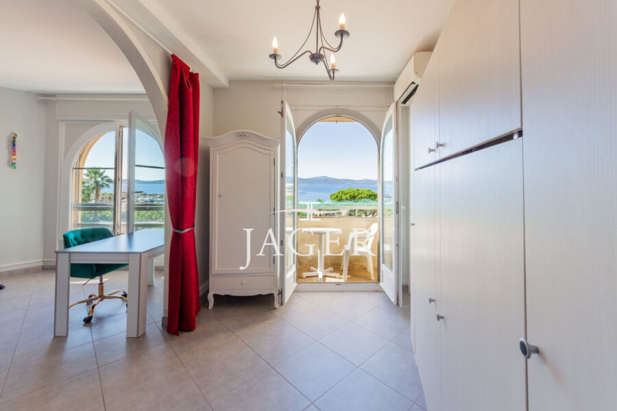 Appartement à vendre à Sainte-maxime — Vue mer — photo 3