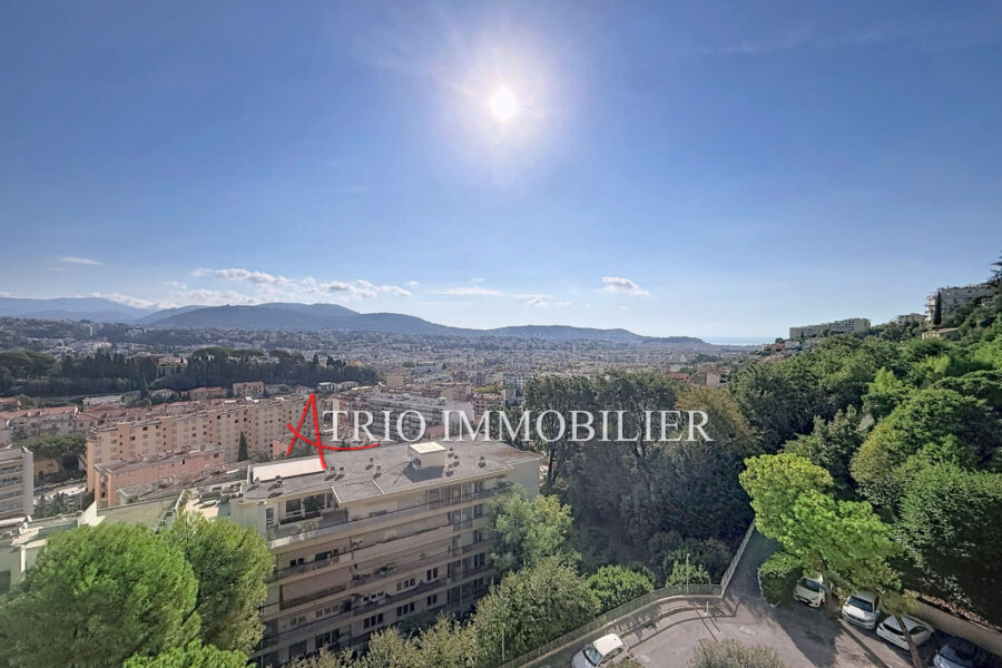 Appartement à vendre à Nice — Vue sur la ville — photo 1