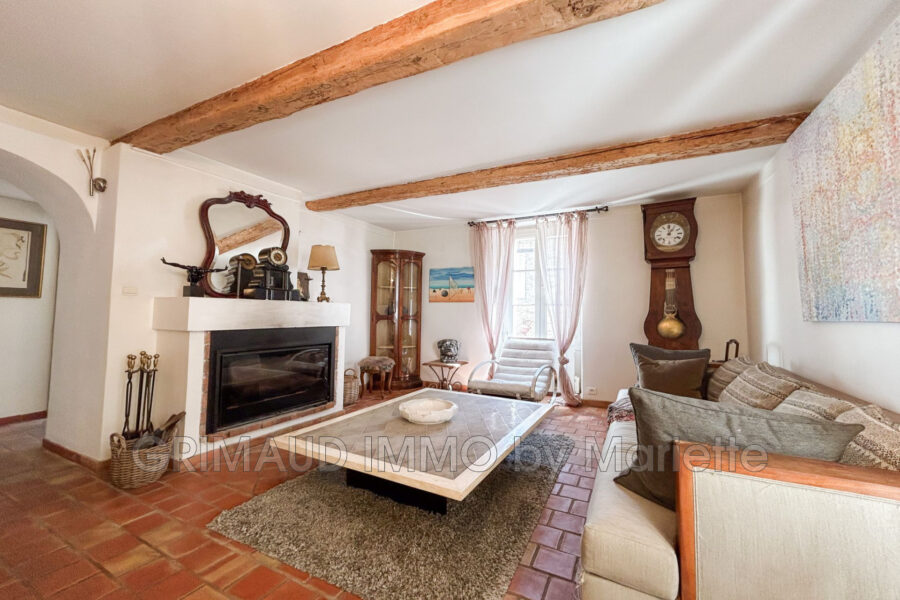 Maison à vendre à La garde-freinet — Vue sur la ville — photo 5