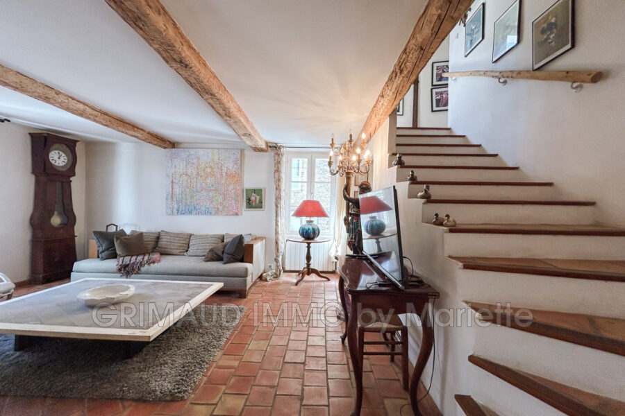 Maison à vendre à La garde-freinet — Vue sur la ville — photo 4