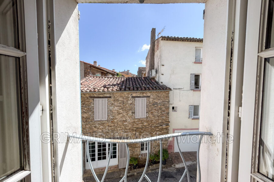Maison à vendre à La garde-freinet — Vue sur la ville — photo 12