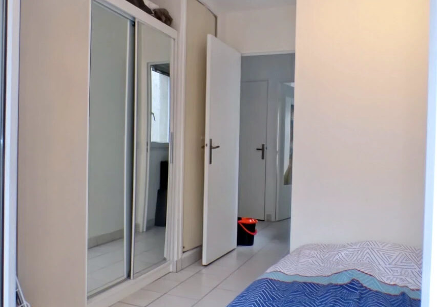 Appartement à vendre à Paris — Vue sur la ville — photo 6