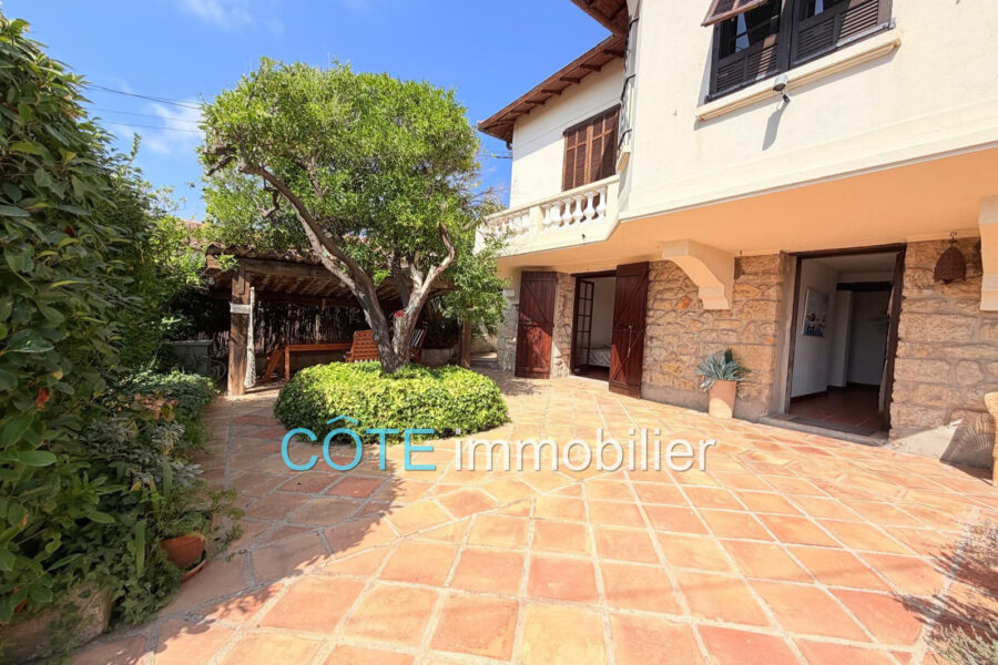 Appartement à vendre à Antibes — Vue parc & jardin — photo 2
