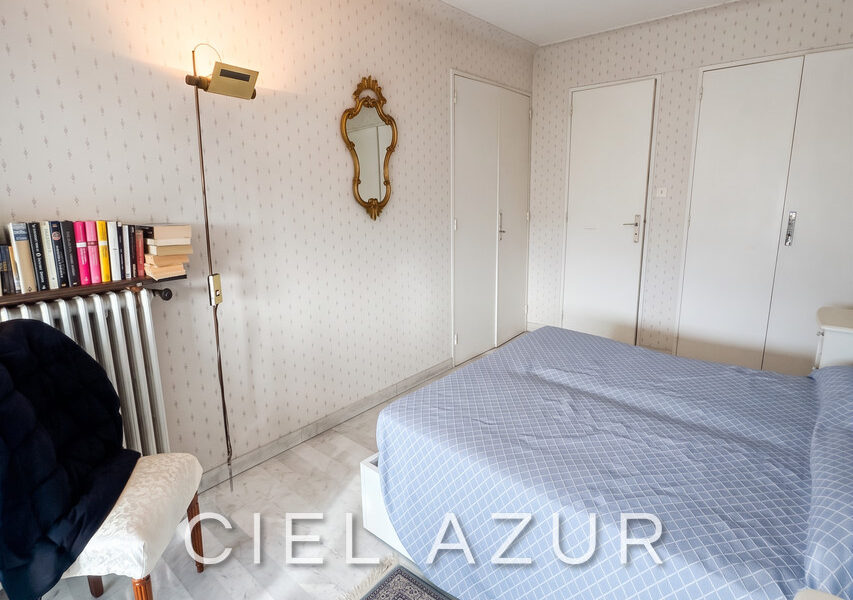 Appartement à louer à Juan-les-pins — Vue sur la ville — photo 5