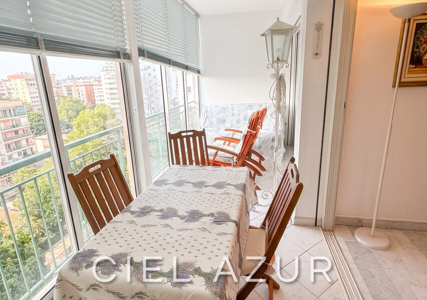 Appartement à louer à Juan-les-pins — Vue sur la ville — photo 7