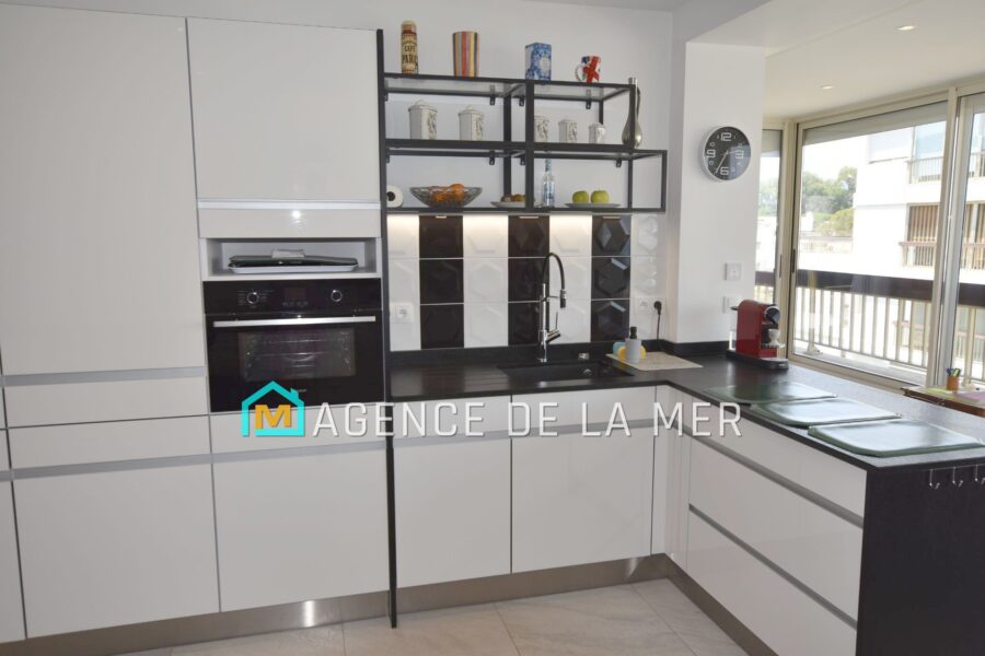 Appartement à vendre à Mandelieu-la-napoule — Vue mer — photo 6