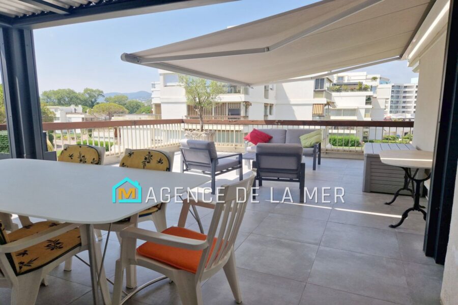 Appartement à vendre à Mandelieu-la-napoule — Vue mer — photo 2