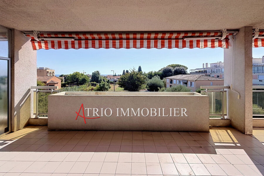 Appartement à vendre à Cagnes-sur-mer — Vue sur la ville — photo 3