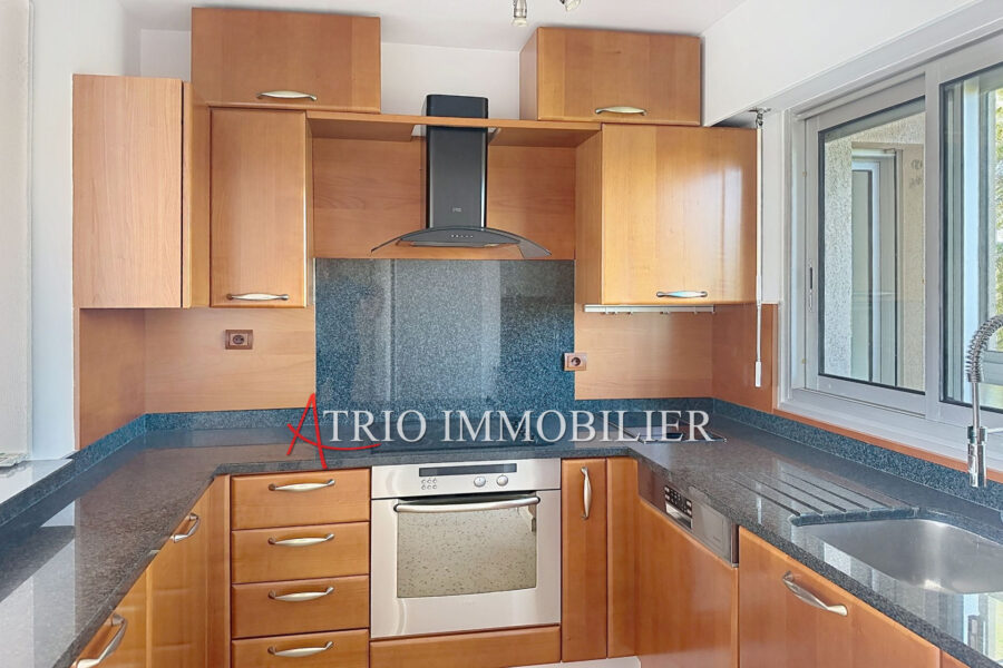 Appartement à vendre à Cagnes-sur-mer — Vue sur la ville — photo 5