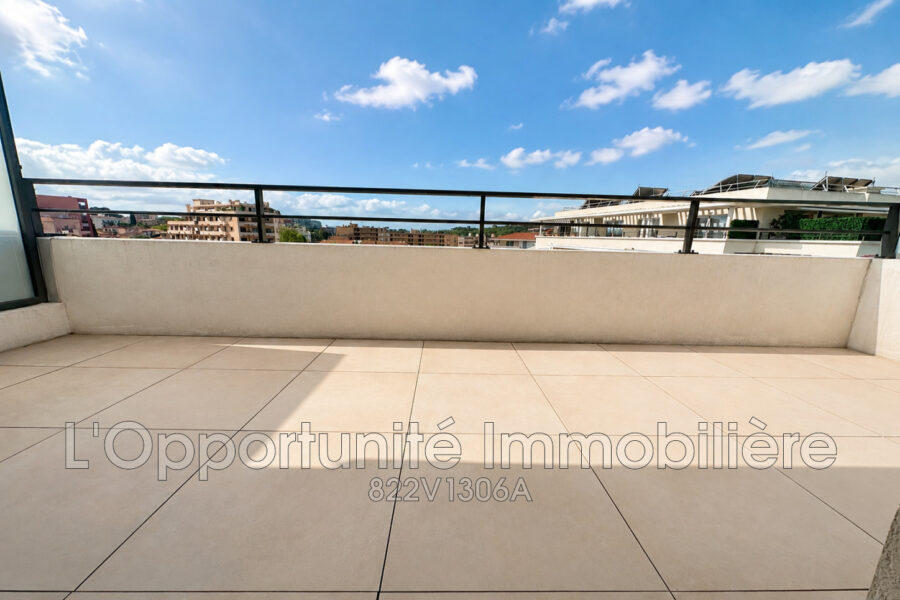 Appartement à vendre à Le cannet — Vue sur la ville — photo 2