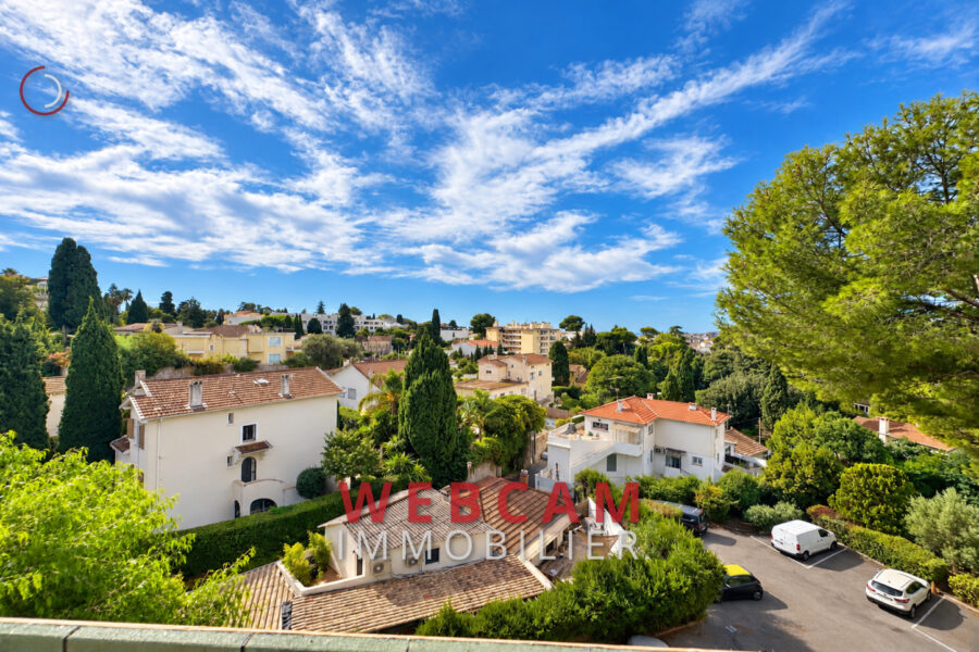 Appartement à vendre à Le Cannet — Vue sur la ville — photo 1