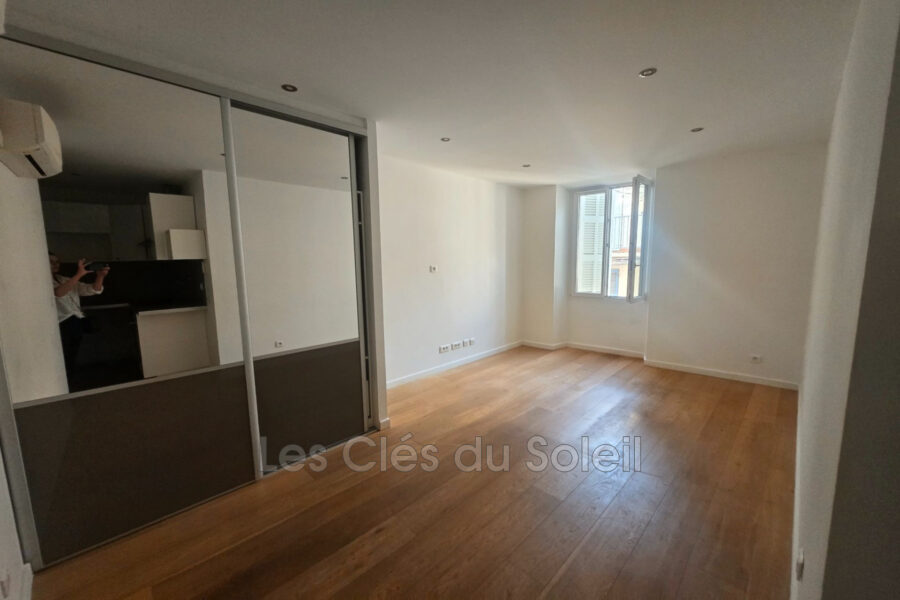 Appartement à vendre à Bandol — Vue sur la ville — photo 4