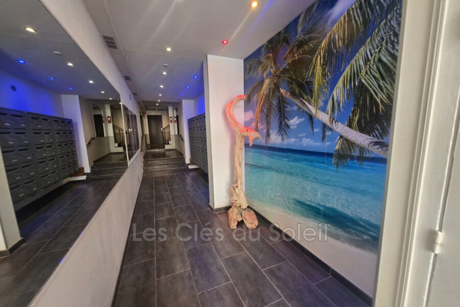 Appartement à vendre à Bandol — Vue sur la ville — photo 3