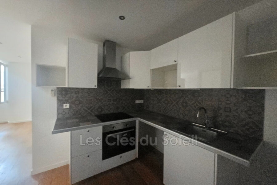 Appartement à vendre à Bandol — Vue sur la ville — photo 5