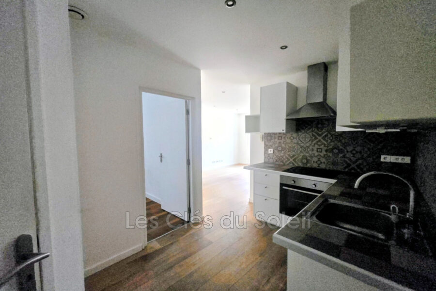 Appartement à vendre à Bandol — Vue sur la ville — photo 7