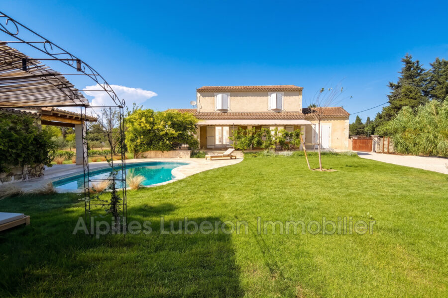 Maison à louer à Fontvieille — Vue parc & jardin — photo 2