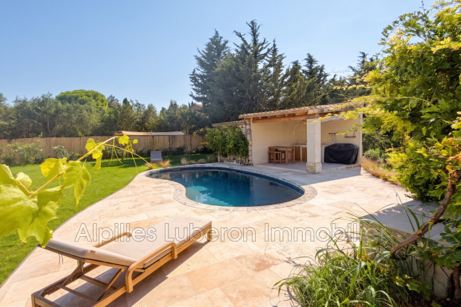 Maison à louer à Fontvieille — Vue parc & jardin — photo 4
