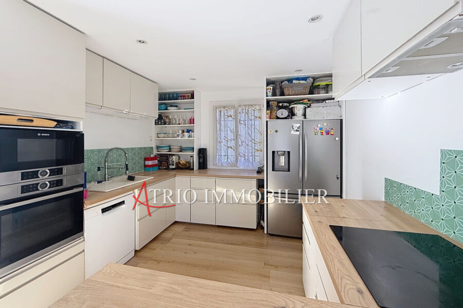 Maison à vendre à Cagnes-sur-Mer — Vue sur la ville — photo 7