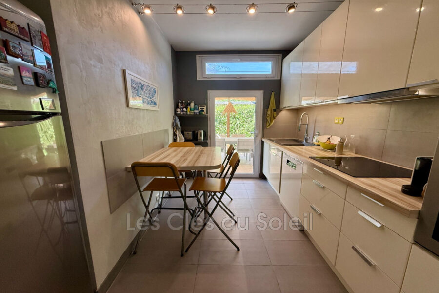 Maison à vendre à Hyères — Vue parc & jardin — photo 4