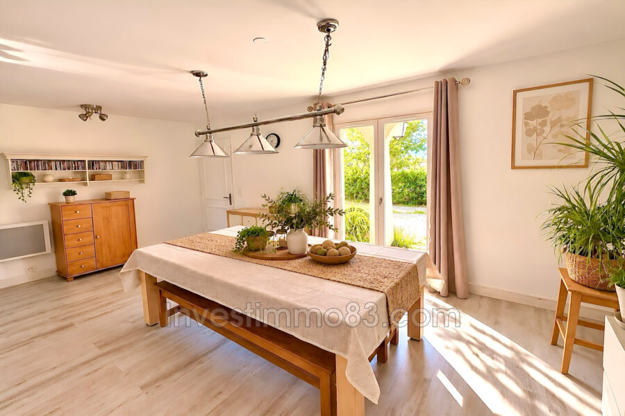 Maison à vendre à Pourrières — Vue parc & jardin — photo 10