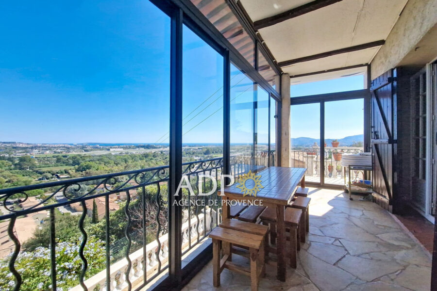 Maison à vendre à Mandelieu-la-napoule — Vue mer — photo 1