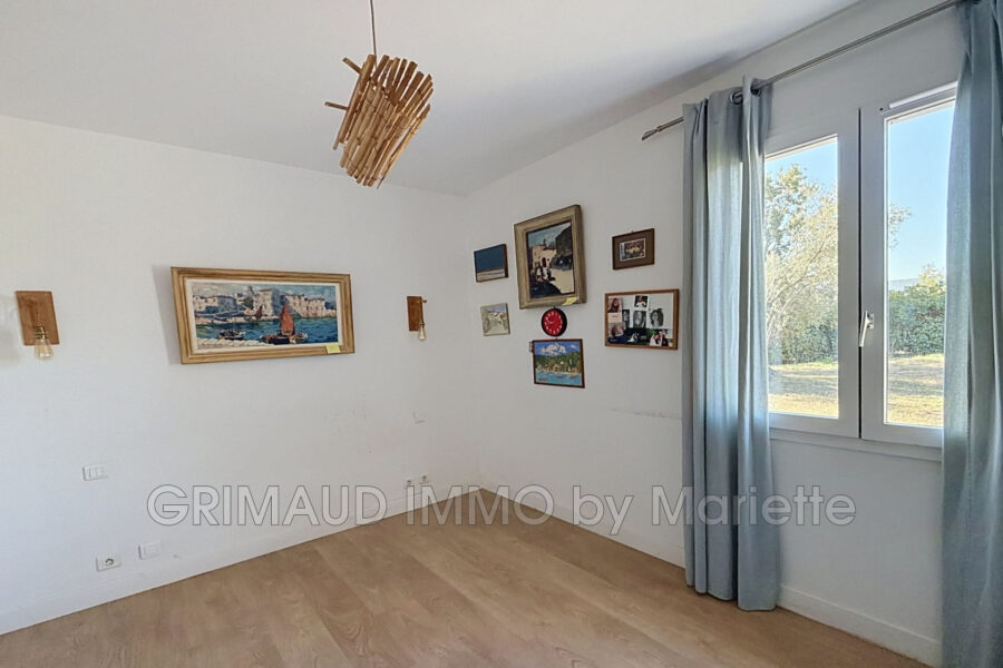 Maison à vendre à Cogolin — Vue parc & jardin — photo 10