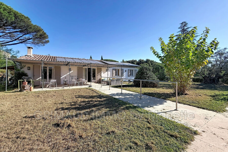 Maison à vendre à Cogolin — Vue parc & jardin — photo 2