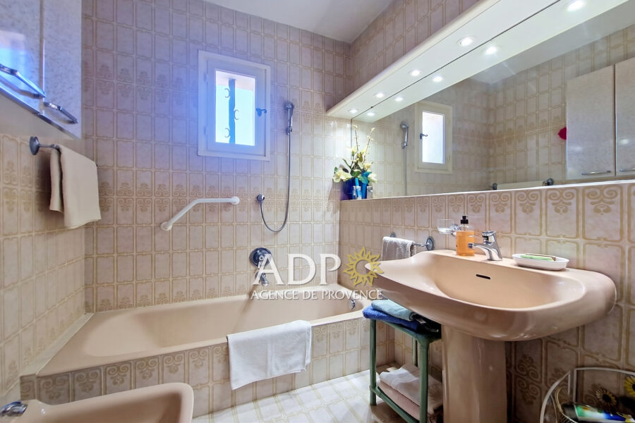 Maison à vendre à Mandelieu-la-napoule — Vue mer — photo 11