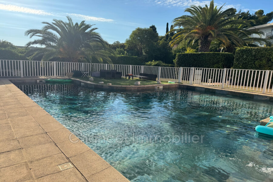 Appartement à louer à Antibes — Vue parc & jardin — photo 2
