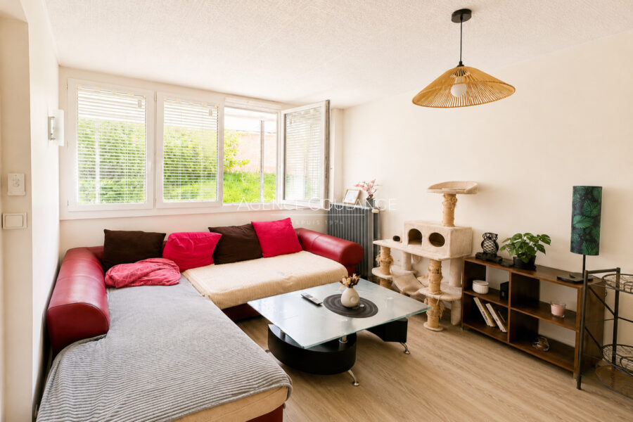 Appartement à vendre à Sainte-foy-lès-lyon — Vue parc & jardin — photo 2