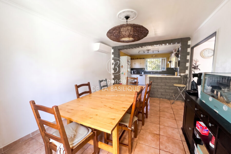 Maison à vendre à Saint-maximin-la-sainte-baume — Vue parc & jardin — photo 8