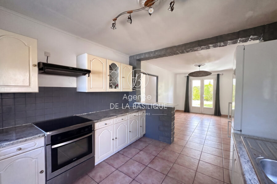 Maison à vendre à Saint-maximin-la-sainte-baume — Vue parc & jardin — photo 11