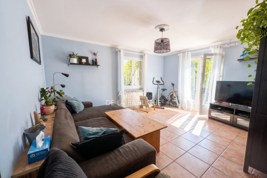 Maison à vendre à Saint-maximin-la-sainte-baume — Vue parc & jardin — photo 10