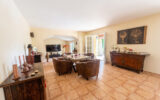 Maison à vendre à Saint-Maximin-la-Sainte-Baume — Vue parc & jardin — photo 5