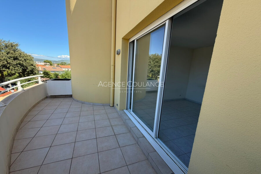Appartement à vendre à La Ciotat — Vue sur la ville — photo 5