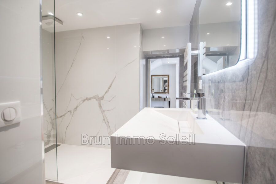 Appartement à vendre à Cagnes-sur-mer — Vue sur la ville — photo 9
