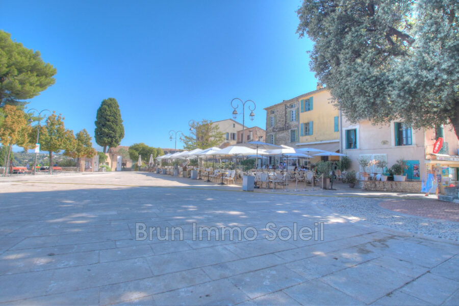 Appartement à vendre à Cagnes-sur-mer — Vue sur la ville — photo 1