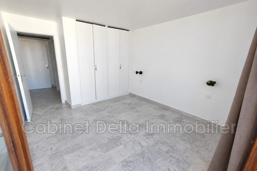 Appartement à louer à Six-fours-les-plages — Vue sur la ville — photo 5