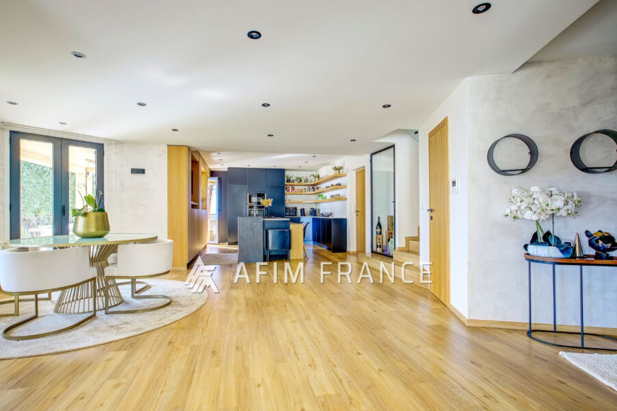 Maison à vendre à Tourrette-levens — Vue mer — photo 8