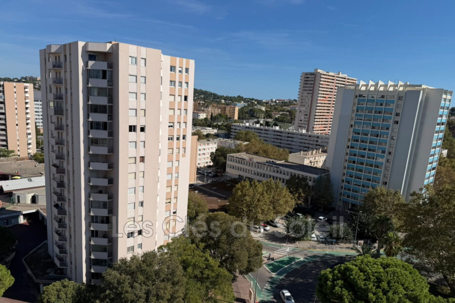 Appartement à louer à Toulon — Vue sur la ville — photo 4